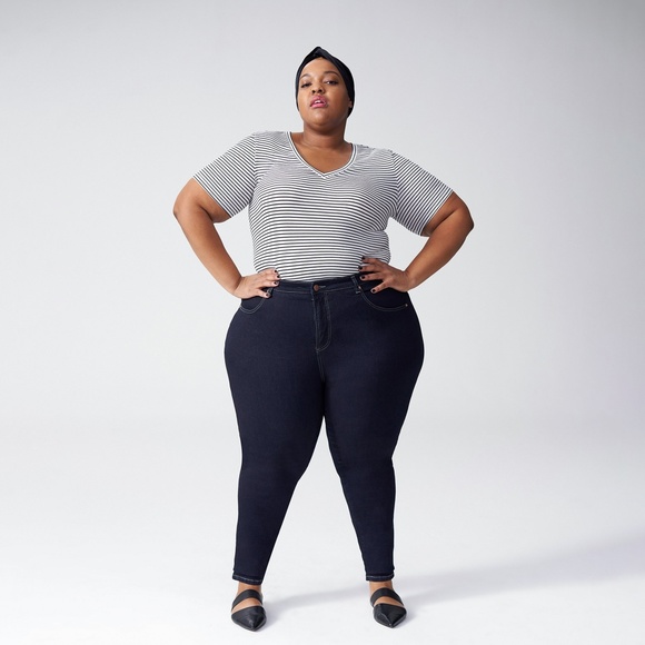 Universal Standard Tops - Brand New! Universal Standard Striped V-neck Tee